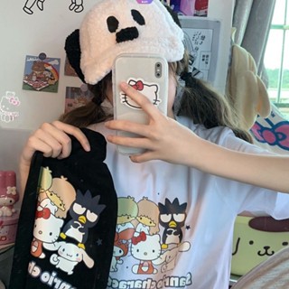 เสื้อยืดแขนสั้นลําลอง พิมพ์ลายการ์ตูนอนิเมะ Sanrio Family ทรงหลวม สไตล์ญี่ปุ่น เหมาะกับฤดูร้อน สําหรับเด็กผู้ชาย และผู้หญิง [RAIN]