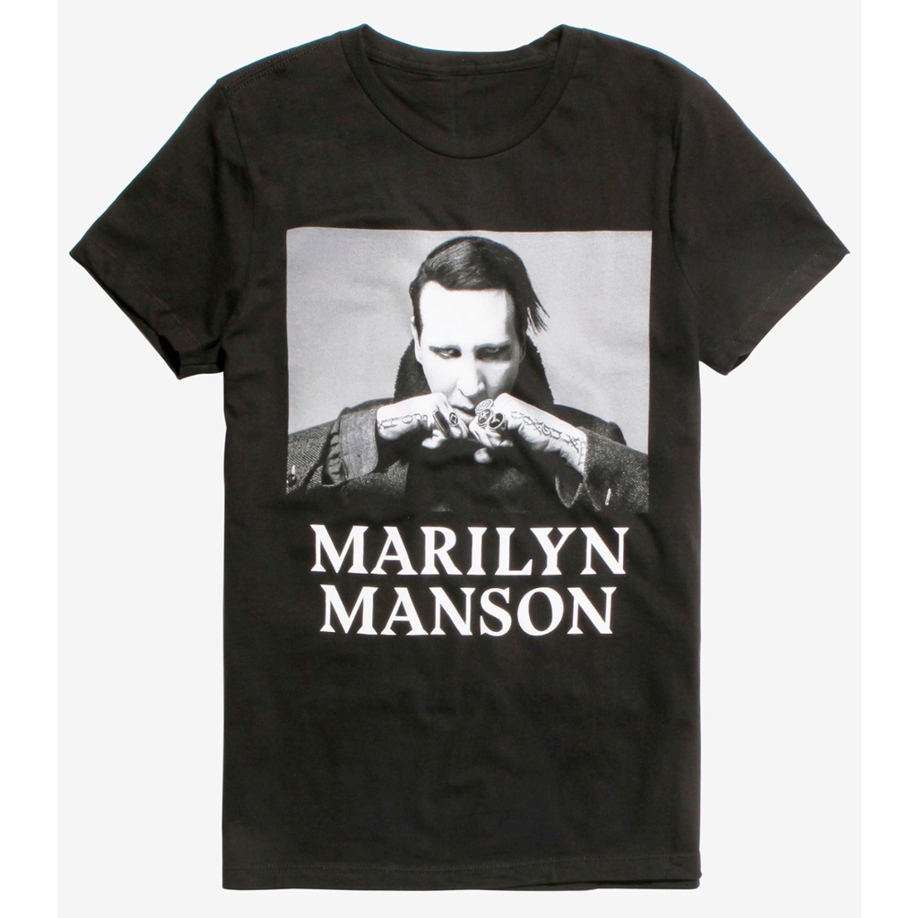 [พร้อมส่ง] เสื้อยืดแขนสั้นลําลอง พิมพ์ลาย Marilyn Manson Hand Tattoo Portrait Licensed พลัสไซซ์ ของขวัญวันเกิด สําหรับผู้ชาย XS-3XL