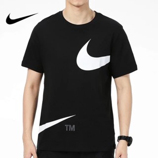 Nike ของแท้ 100% เสื้อยืดแขนสั้น คอกลม พิมพ์ลายตะขอใหญ่ สไตล์คลาสสิก เหมาะกับฤดูร้อน สําหรับผู้ชาย DD3350