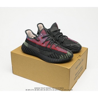 【ฟรีถุงเท้า】รองเท้าผ้าใบ รองเท้าวิ่ง UA Yecheil” Reflective Yeezy Boost 350 v2 สําหรับผู้ชาย และผู้หญิง ไซซ์ 36-48 ส่งฟรี TFUY