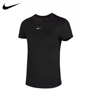 【พร้อมส่ง】 Nike ของแท้ 100% เสื้อคอกลม แขนสั้น ระบายอากาศ แห้งเร็ว สําหรับผู้หญิง DD0627-010