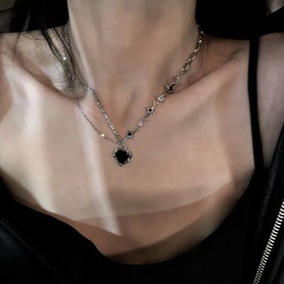 Sweet and Cool Love Double Layer Necklace for Girls New Light Luxury Small Group Sweaters and Sweaters Chain Design Sense High Grade Collar Chain Black Neckchain