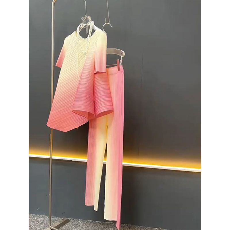 Miyake ชุดเดรสลําลอง จับจีบ ไล่โทนสี หรูหรา แฟชั่นฤดูร้อน สําหรับผู้หญิง สองชิ้น