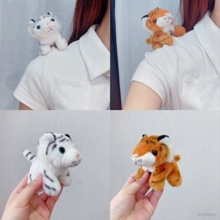 ใหม่ เข็มกลัด ตุ๊กตาการ์ตูนเสือ สีน้ําตาล สีขาว สําหรับตกแต่งกระเป๋าสะพายไหล่