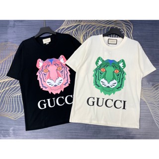 ☆★♣ Gucci/guchi 22 ใหม่ เสื้อยืดลําลอง แขนสั้น พิมพ์ลายโลโก้หัวเสือ เข้ากับทุกการแต่งกาย แฟชั่นสําหรับผู้ชาย ผู้หญิง