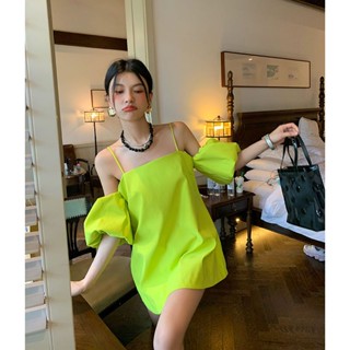 French temperament design sense suspender shirt woman 2022 summer sexy slim shoulder bubble sleeve top woman