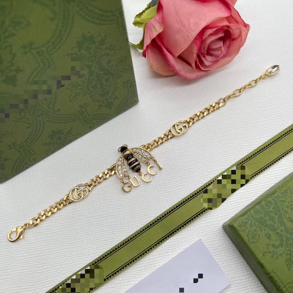 พร้อมกล่อง ร้านค้าจากต่างประเทศ GG สร้อยข้อมือหรูหรา/สร้อยข้อมือคลาสสิก Golden Bee/สร้อยข้อมือเหล็กไทเทเนียมไม่จางหาย / 04213 ราคา ถูกที่สุด ดีลบีเคเค แกลเลอรีภาพที่ 9