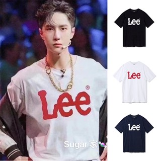 LEE จดหมายคลาสสิกขนาดใหญ่มาตรฐานแขนสั้นเสื้อยืด Wang Yibo ของแท้เหมือนกัน ขนาด: S-4XL