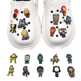 CROCS อุปกรณ์เสริม จี้การ์ตูนมาร์เวล ฮีโร่ Jibits Jibitz Charms Iron Man Jibitz สําหรับผู้ชาย