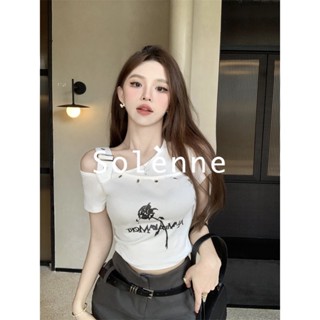 Solenne  เสื้อครอป เสื้อยืดผู้หญิง ครอป baby tee สาวเรโทร 2023 NEW Style Stylish Comfortable คุณภาพสูง Trendy A99J032 36Z230909