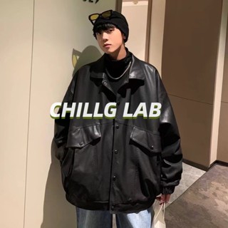 CHILLG LAB แจ็คเก็ตหนังมอเตอร์ไซค์ผู้ชายแฟชั่นเทรนด์ใหม่สไตล์ฮ่องกงหลวมหล่อปกนักบินแจ็คเก็ต PU