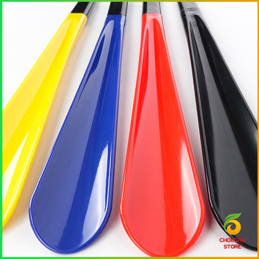 Chok ที่ดึงรองเท้า แบบพลาสติก ไม่หย่อนคล้อย จัดส่งแบบคละสี shoehorn