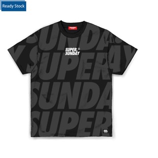 เสื้อยืดแขนสั้น พิมพ์ลาย SVG X Super Sunday Scale มีสีเหลือง สีดํา สีขาว สีม่วง สีเขียว สําหรับผู้ชาย และผู้หญิง