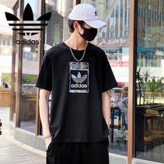 [ขายดี พร้อมส่ง] Adidas ของแท้ 100% เสื้อยืดลําลอง แขนสั้น คอกลม ผ้าฝ้ายแท้ พิมพ์ลาย แฟชั่น สําหรับผู้ชาย และผู้หญิง