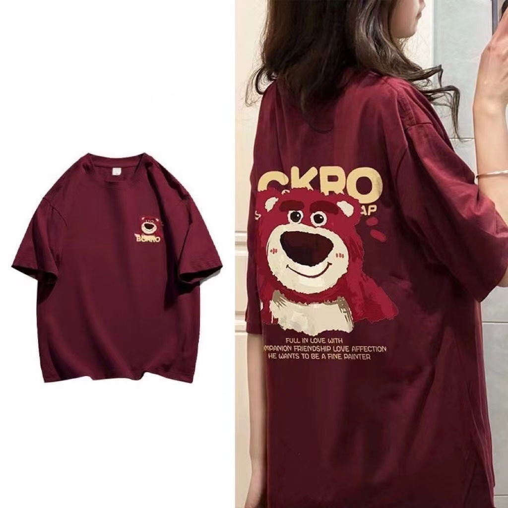 เสื้อยืดแขนสั้น ทรงหลวม พิมพ์ลายหมีสตรอเบอร์รี่น่ารัก สไตล์เกาหลี เหมาะกับฤดูร้อน สําหรับผู้หญิง และผู้ชาย