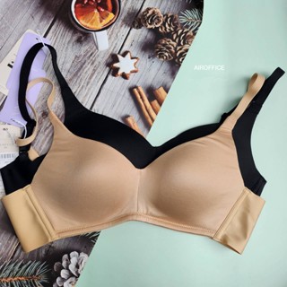 SABINA เสื้อชั้นใน SEAMLESS FIT รุ่น PERFECT BRA รหัส SBXD7204 สีดำ สีเนื้อ