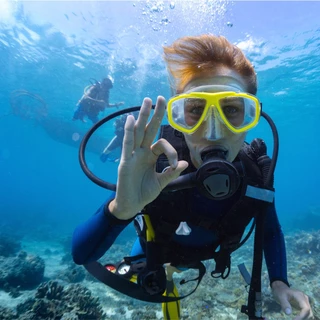 หน้ากากดําน้ําตื้น Scuba Snorkeling Mask แว่นตาว่ายน้ำสำหรับดำน้ำมุมกว้างพร้อมระบบหายใจแบบแห้ง