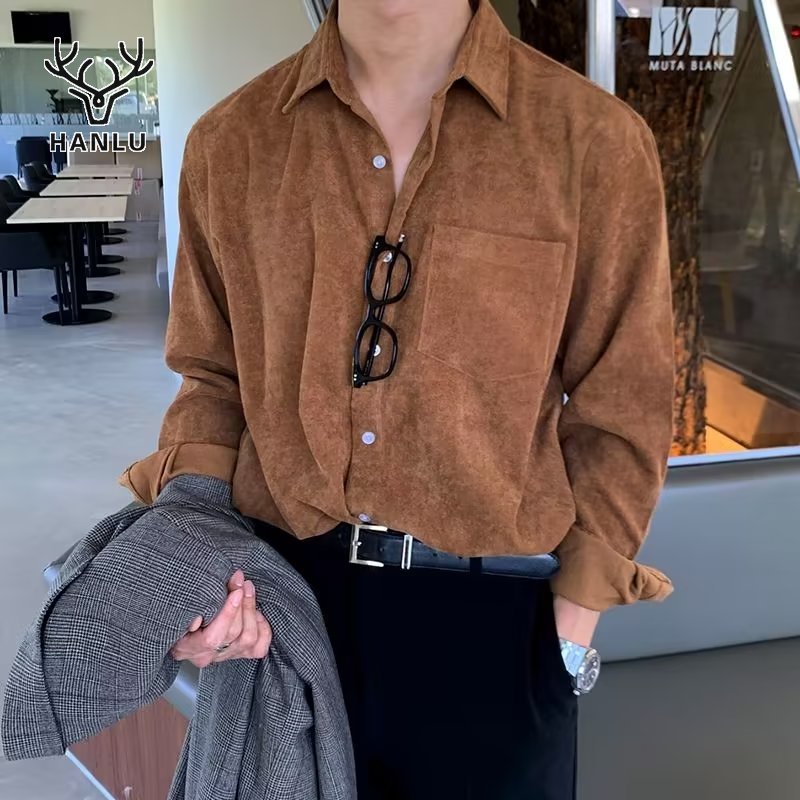 HANLU สื้อเชิ้ตผู้ชาย เสื้อเชิ้ตแขนยาวผู้ชายสไตล์วิทยาลัยผ้าลูกฟูกสไตล์เกาหลีแฟชั่นวัยรุ่น