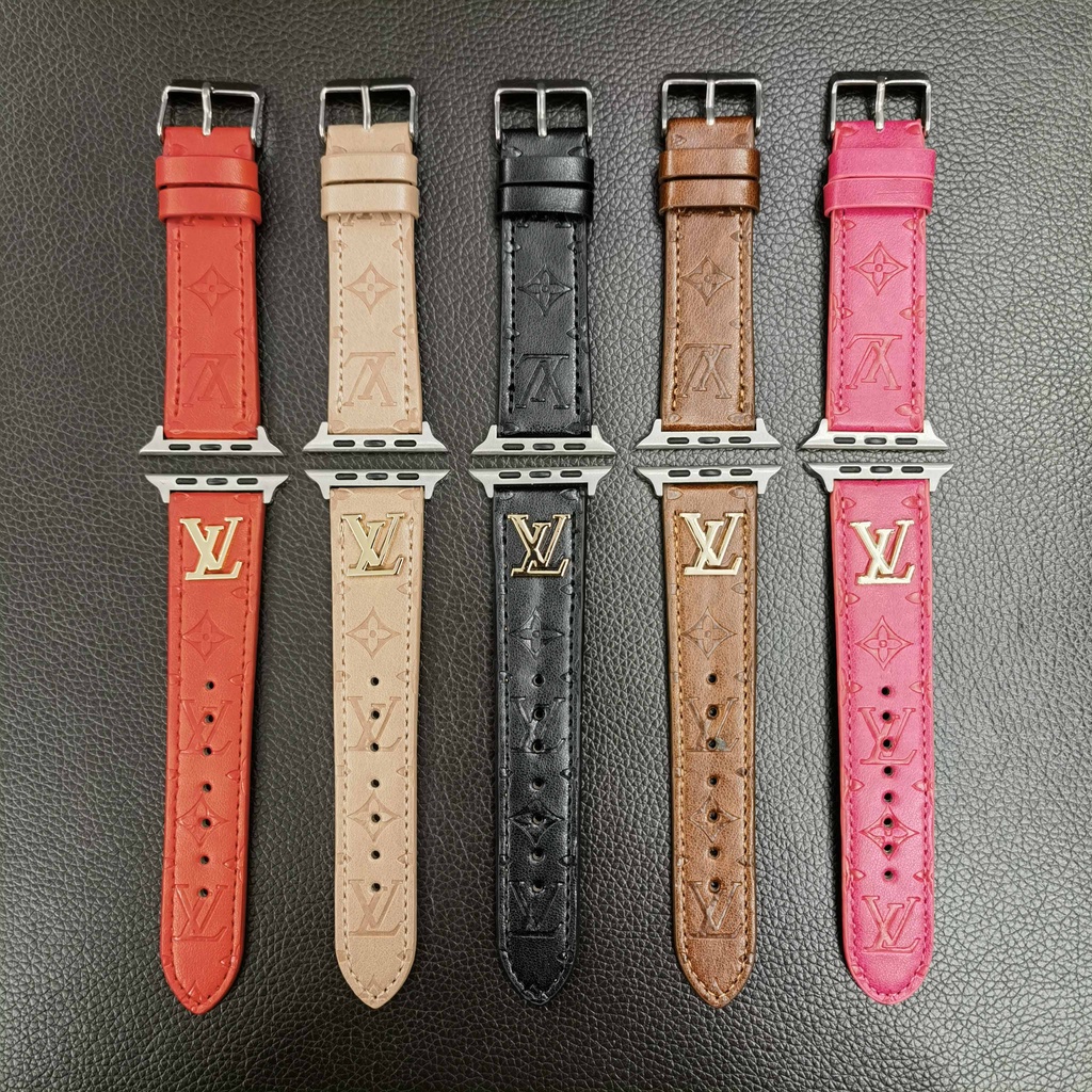 สายนาฬิกาข้อมือหนัง 49 มม. ลายโลโก้ สีทอง หรูหรา แบบเปลี่ยน สําหรับ Smart Watches Series 8 Ultra 7 6 SE 5 4 3 2 1 ขนาด 41 มม. 45 มม. 44 มม. 42 มม. 40 มม. 38 มม.