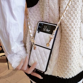 เคสโทรศัพท์มือถือหนังแกะ พร้อมสายโซ่คล้องยาว โลหะ สําหรับ Samsung Galaxy Z Flip 4 3 zflip4 zflip3 5G