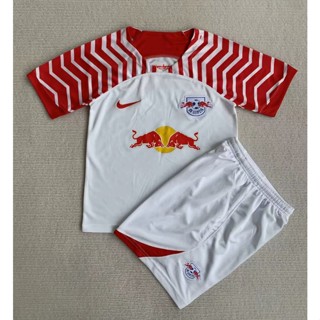 【จัดส่งด่วน】ชุดเสื้อกีฬาแขนสั้น ลายทีมฟุตบอล RB Leipzig สําหรับเด็ก และผู้ใหญ่