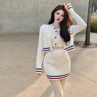 เสื้อสูทแขนกุด ผ้าถักนิตติ้ง ลายวันพีช และกระโปรงสั้น สําหรับเด็กผู้หญิง F7DM