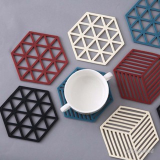 ღ เสื่อซิลิโคนทนความร้อนสไตล์นอร์ดิกแผ่นถ้วยชา Hexagon Anti Scalding Bowl Placemat Drink Cup Coasters Holder Home Table Decor Kitchen Accessories