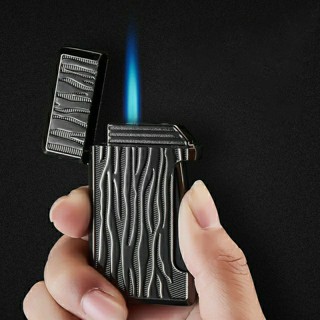 ไฟแช็คลายไม้ไฟฟู่ ไฟสีฟ้า อัดแก๊สให้ฟรี Lighter สุดหรูมีให้เลือก 2แบบ สีดำ,สีทอง เติมแก๊สได้ หัวพ่นไฟความร้อนสูง
