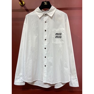 MIU MIU CRYSTAL COTTON SHIRT เสื้อเชิ๊ต เสื้อเชิ้ต แขนยาว ผ้าคอคคอต สวยมาก ทรงoversize ปักคริสตัล มิวมิว