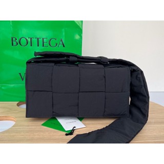 พรี​ ราคา5300 Bottega Veneta CASSETTE Nylon 628951 กระเป๋าสะพาย กระเป๋า​คาด​เอวกระเป๋าแฟชั่นกระเป๋าคาดอก​