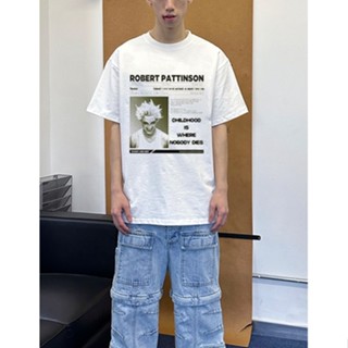 สไตล์อเมริกันถนน Robert Pattinson Robert Portrait พิมพ์คอกลมแขนสั้นเสื้อยืดสีขาวสำหรับผู้ชายและผู้หญิง