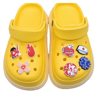 Jibbitz หมวกพยาบาล แพทย์ สําหรับ Croc Pin ชุดยา รองเท้า จี้รถพยาบาล จิบิตส์ หม้อ สําหรับผู้หญิง อุปกรณ์เสริมตกแต่งรองเท้า