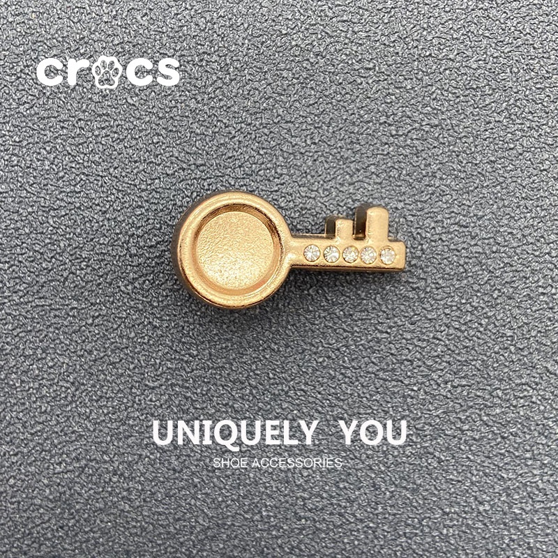 Crocs jibbitz จี้โลหะ รูปรองเท้า ดอกไม้ สร้างสรรค์ อุปกรณ์เสริม สําหรับตกแต่ง DIY
