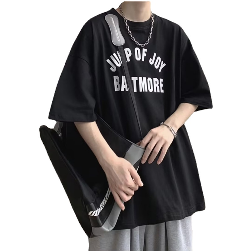 เสื้อยืดแขนสั้นลําลอง พิมพ์ลายตัวอักษร โอเวอร์ไซซ์ แฟชั่นยอดนิยม สไตล์เกาหลี สําหรับผู้ชาย【M-5XL】 - รูปที่ 7