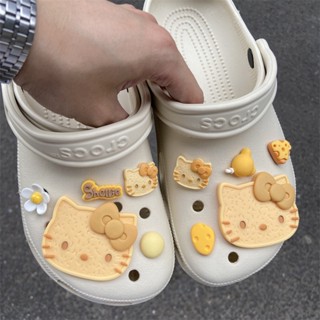 CROCS ชุดจิบบิต รูปสพันจ์บ็อบ และ Hello Kitty สีรุ้ง สําหรับตกแต่งรองเท้าเด็ก