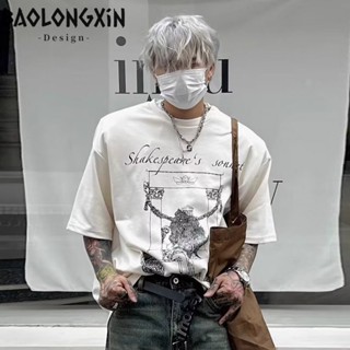 BAOLONGXIN ผู้ชายเสื้อยืดฤดูร้อนสีขาวอเมริกันย้อนยุคพิมพ์แขนสั้นอินเทรนด์แฟชั่นผ้าฝ้ายหนักขนาดเล็กค