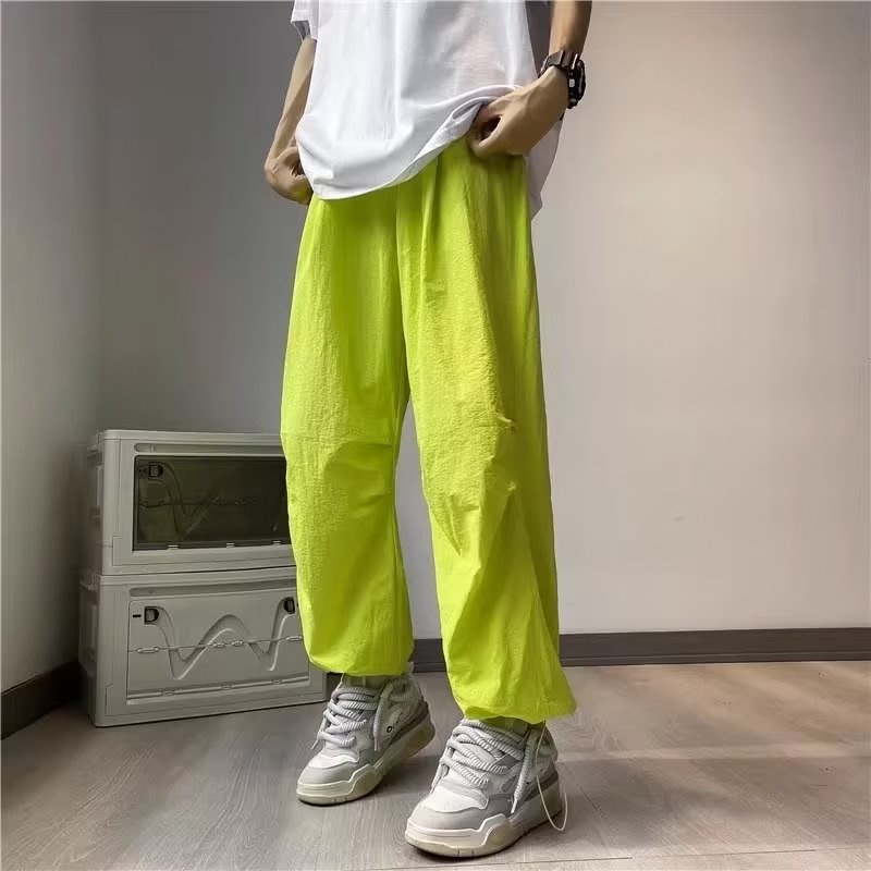 สีทึบ All-Match Overalls ผู้ชายอินเทรนด์กางเกงลําลองผ้าม่านกางเกงลําลองฤดูร้อน