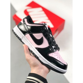 Dunk low ESS "Pink Black" Dunk low รองเท้าลําลอง สําหรับผู้หญิง