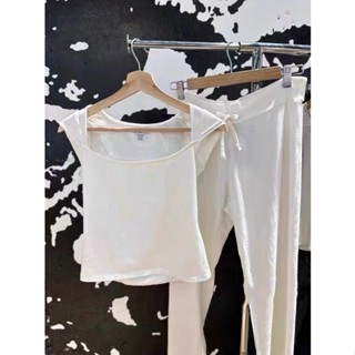 [SR-STUDIO] Brandy Melville BM เสื้อยืดแขนสั้น คอสี่เหลี่ยม สีขาว