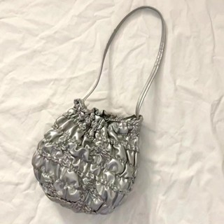 Onuk Same Style cosmoss Silver Pleated Shoulder Crossbody Bag Womens 2023 New High-end Texture Bucket Bag Trendy