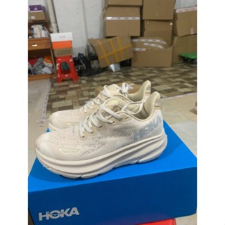 ใหม่ HOKA ONE ONE Clifton 9 Shock Absorption รองเท้าวิ่ง สีเทาเบจ 2023 FOJH