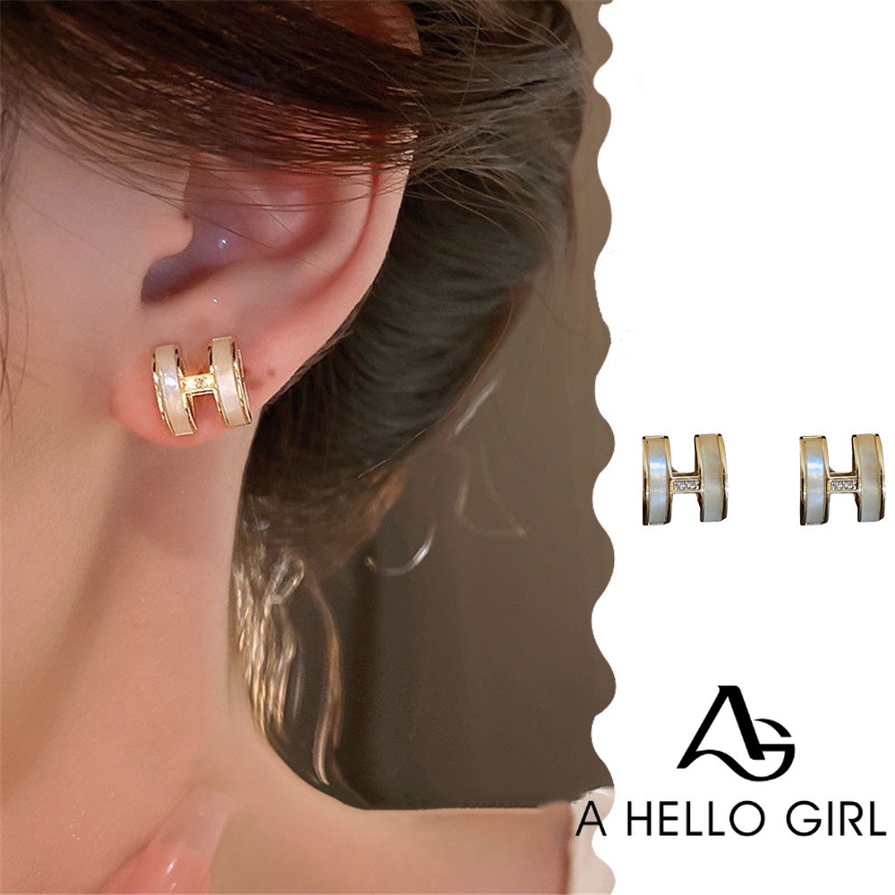 A HELLO GIRL เกาหลี อารมณ์ ระดับสูง ตัวอักษร H ต่างหู ผู้หญิง แฟชั่นใหม่ ออกแบบ เข็มเงินสเตอร์ลิง ต่างหู ของขวัญ เครื่องประดับ