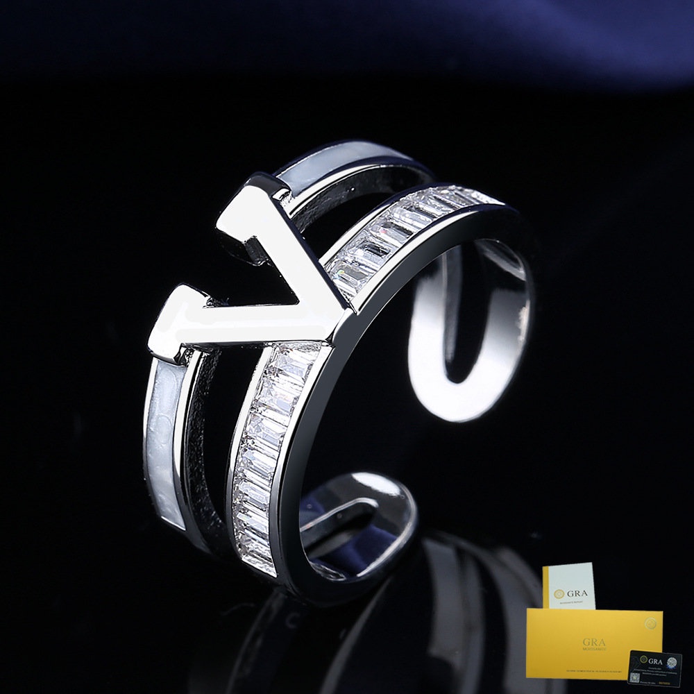 [พร้อมใบรับรอง Gra] แหวน V ตัวอักษรแฟชั่น Ins แหวนเพชรเงิน