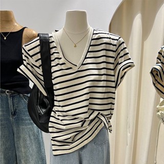 เสื้อยืดแขนสั้น คอวี ทรงหลวม ลายทาง แบบเรียบง่าย แฟชั่นฤดูร้อน สําหรับผู้หญิง