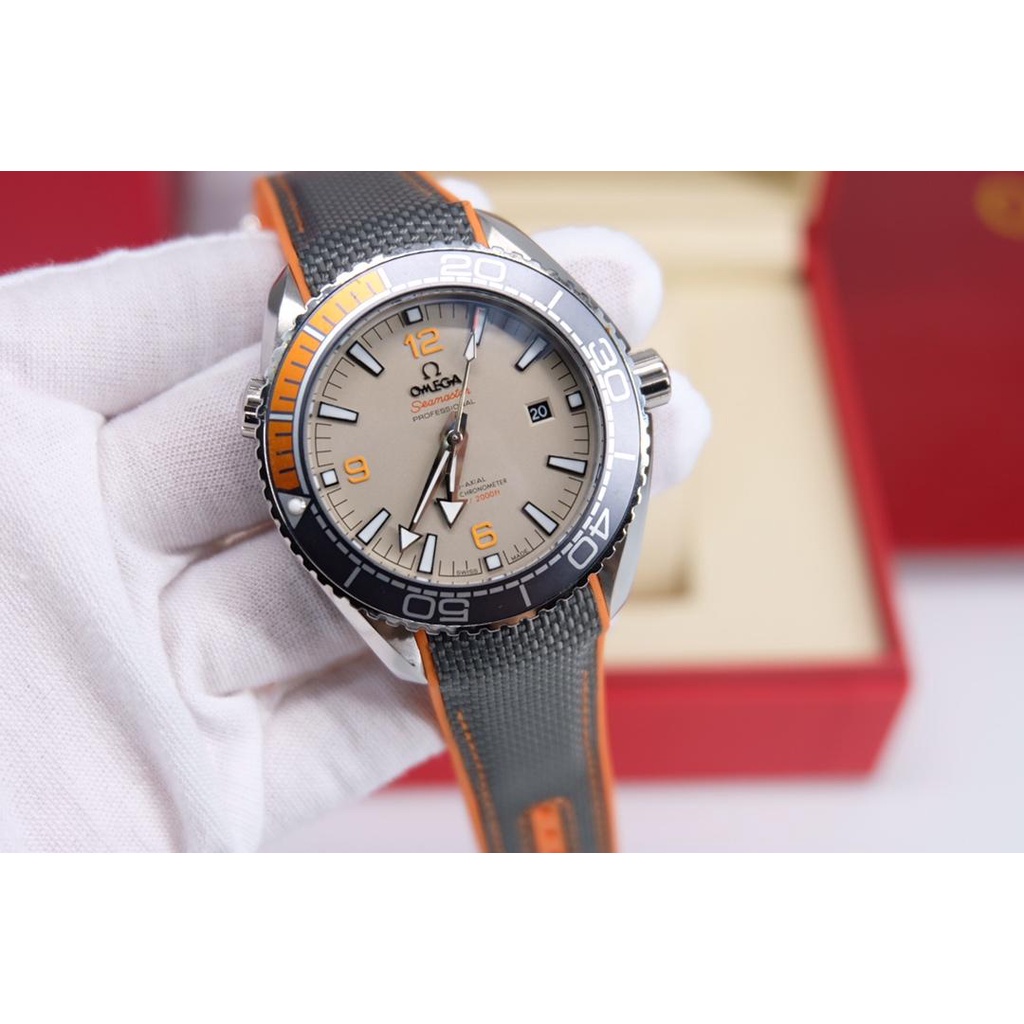 � Omega-seamaster 600m Series นาฬิกาดําน้ําซีรีส์ 600 ม. ใหม่เป็น Populated ส่วนใหญ่