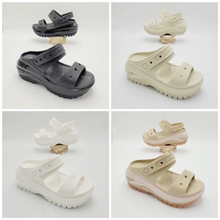 รองเท้าลำลองแฟชั่น สไตล์ Crocs Classic Mega Crush Sandal