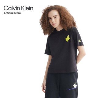 CALVIN KLEIN เสื้อยืดผู้หญิงทรง  Regular  รุ่น J220850 BEH - สีดำ