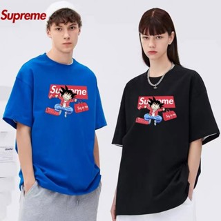 Supreme เสื้อยืดแขนสั้น ผ้าฝ้ายถัก 100% พิมพ์ลายอนิเมะ ระบายอากาศ สไตล์คลาสสิก สําหรับทุกเพศ