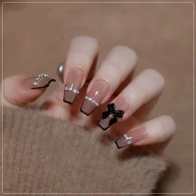 ชุดเล็บปลอม 24 ชิ้นพร้อมการออกแบบกาว DIY French Finger Nail Art Fasle Nail COD