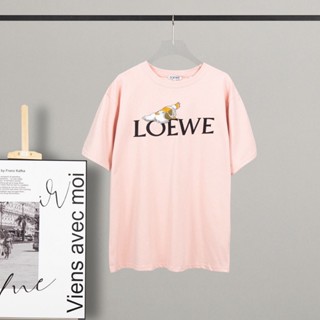 เสื้อยืดแขนสั้น คอกลม ผ้าฝ้าย ปักลายโลโก้ Loewe ทรงหลวม สําหรับผู้ชาย และผู้หญิง